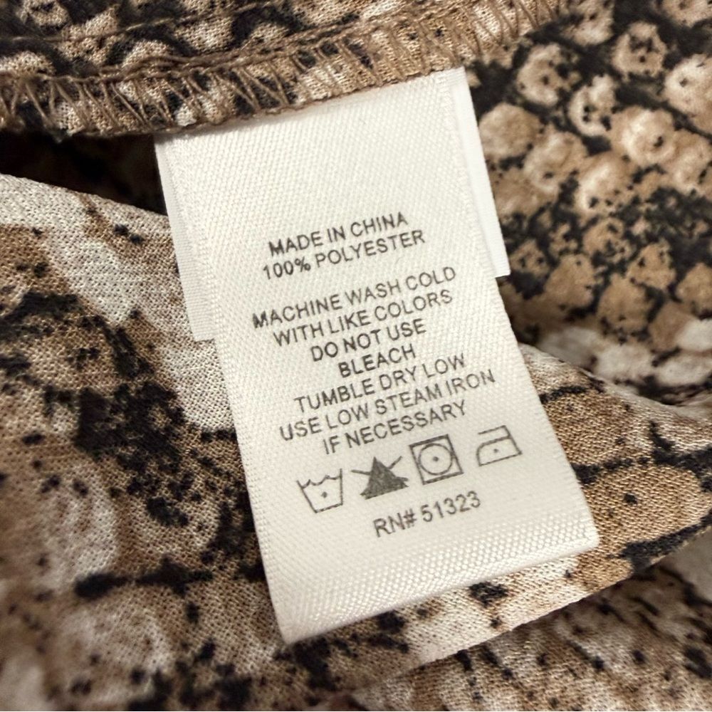 Snake Print Ruffle Sleeve Mock Neck 1.STATE Brown Top Size M Medium - Picture 8 of 9